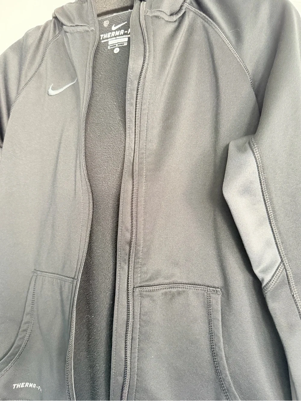 Nike black therma